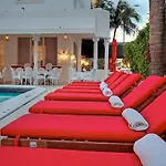 Red South Beach Hotel 